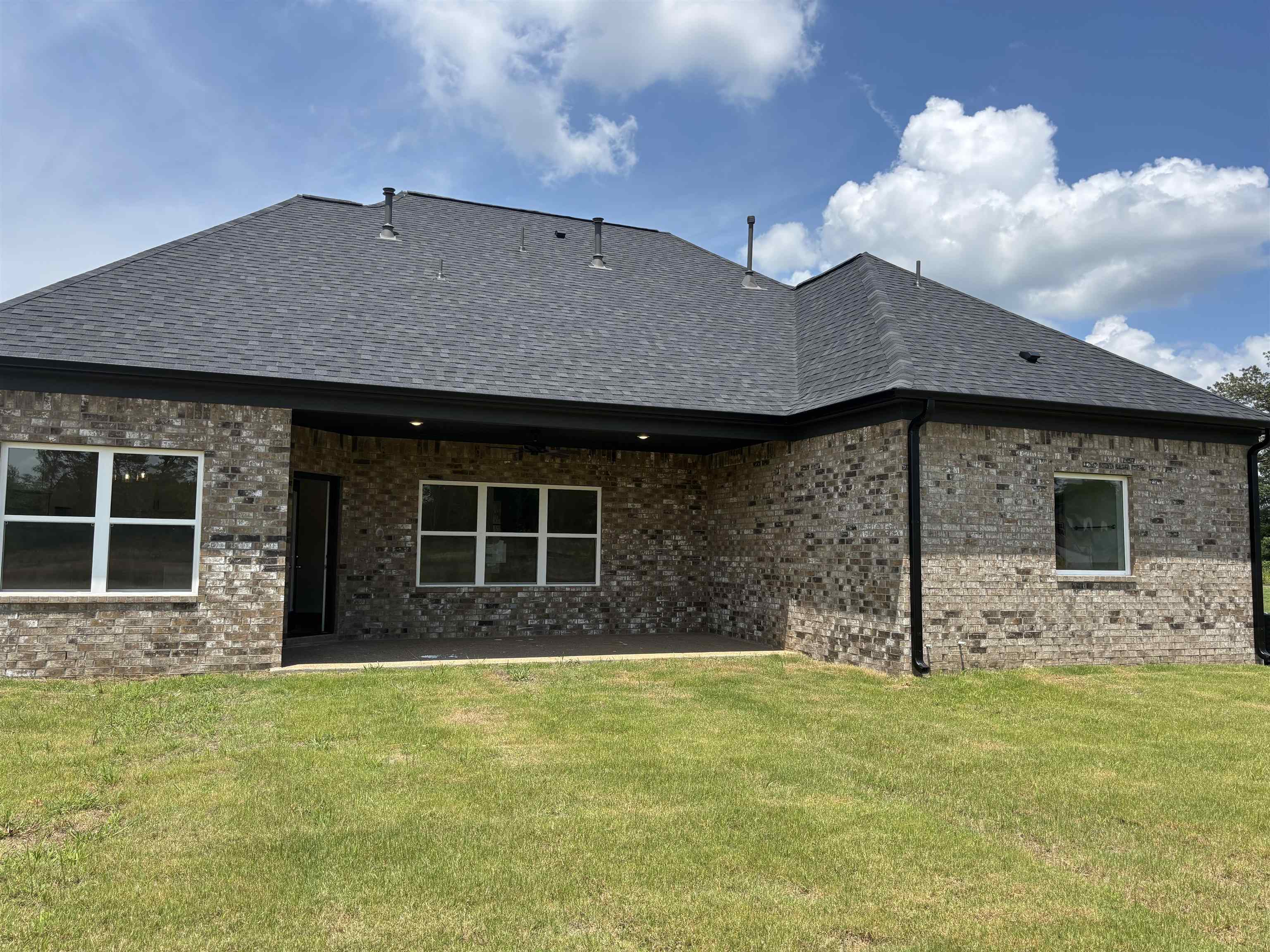 Property Photo: 200 Hughetta St TN 38060