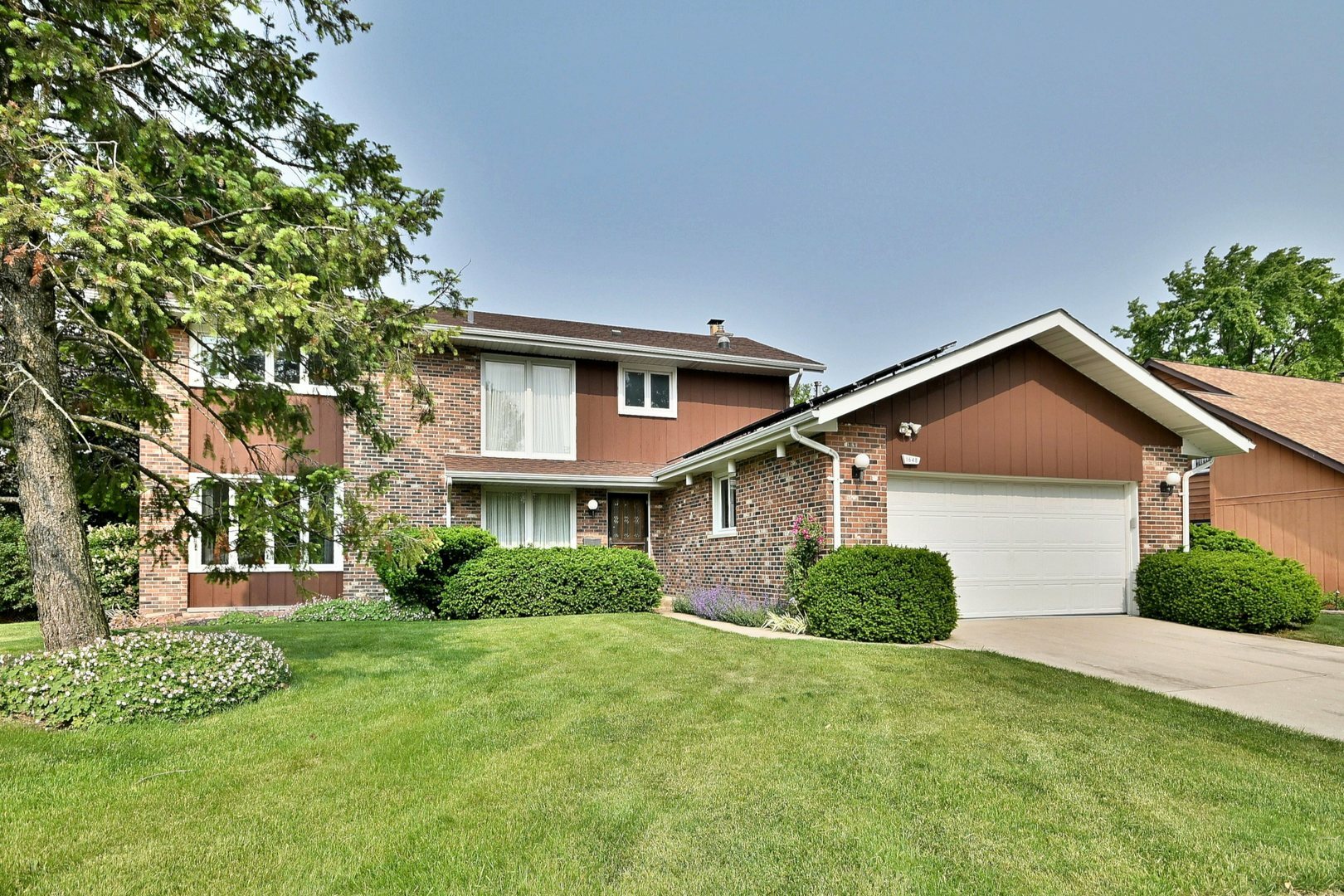 Property Photo: 1648 S Prospect Street IL 60189