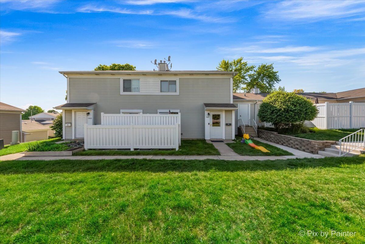 Property Photo:  1565 Cornell Place  IL 60169 