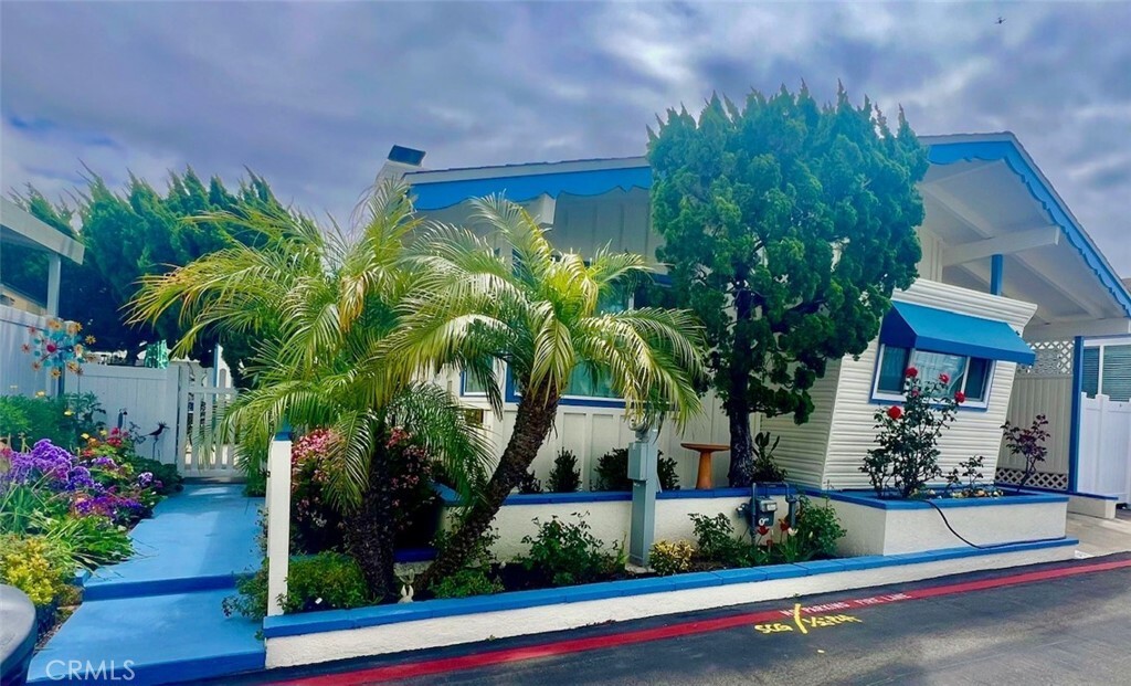 Property Photo: 50 Saratoga CA 92660
