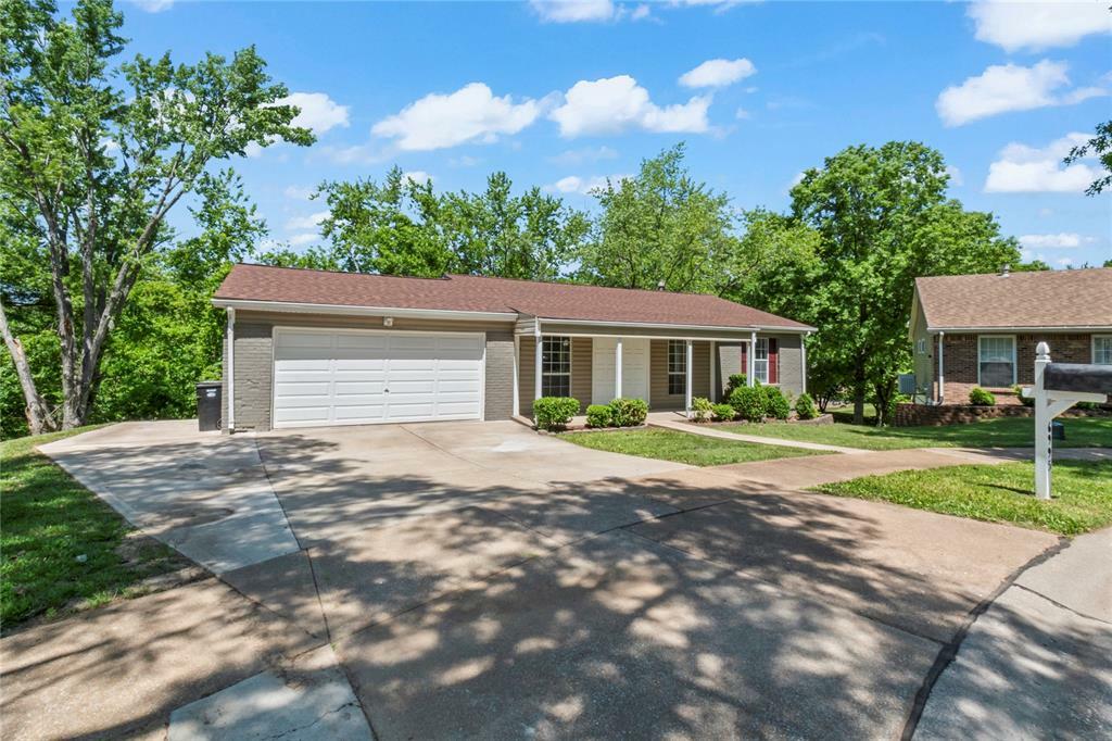 Property Photo: 6995 Candlewick Way MO 63033