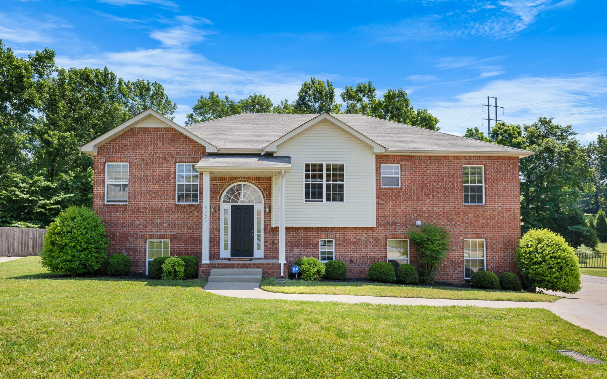 Property Photo:  845 Nandina Ct  TN 37043 