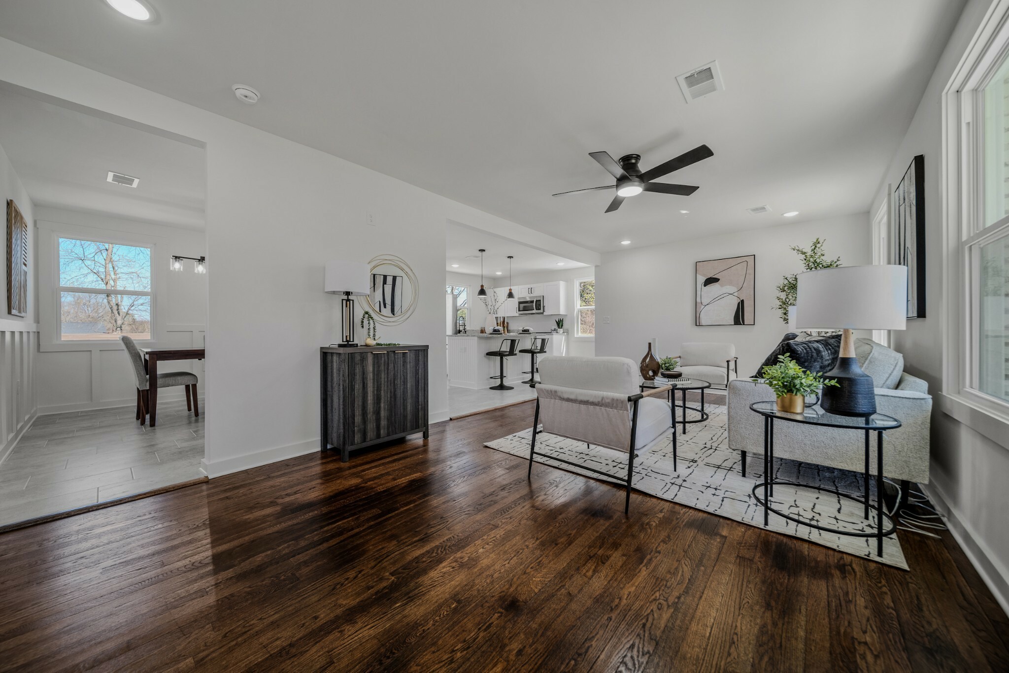 Property Photo: 604 Harding Pl TN 37211