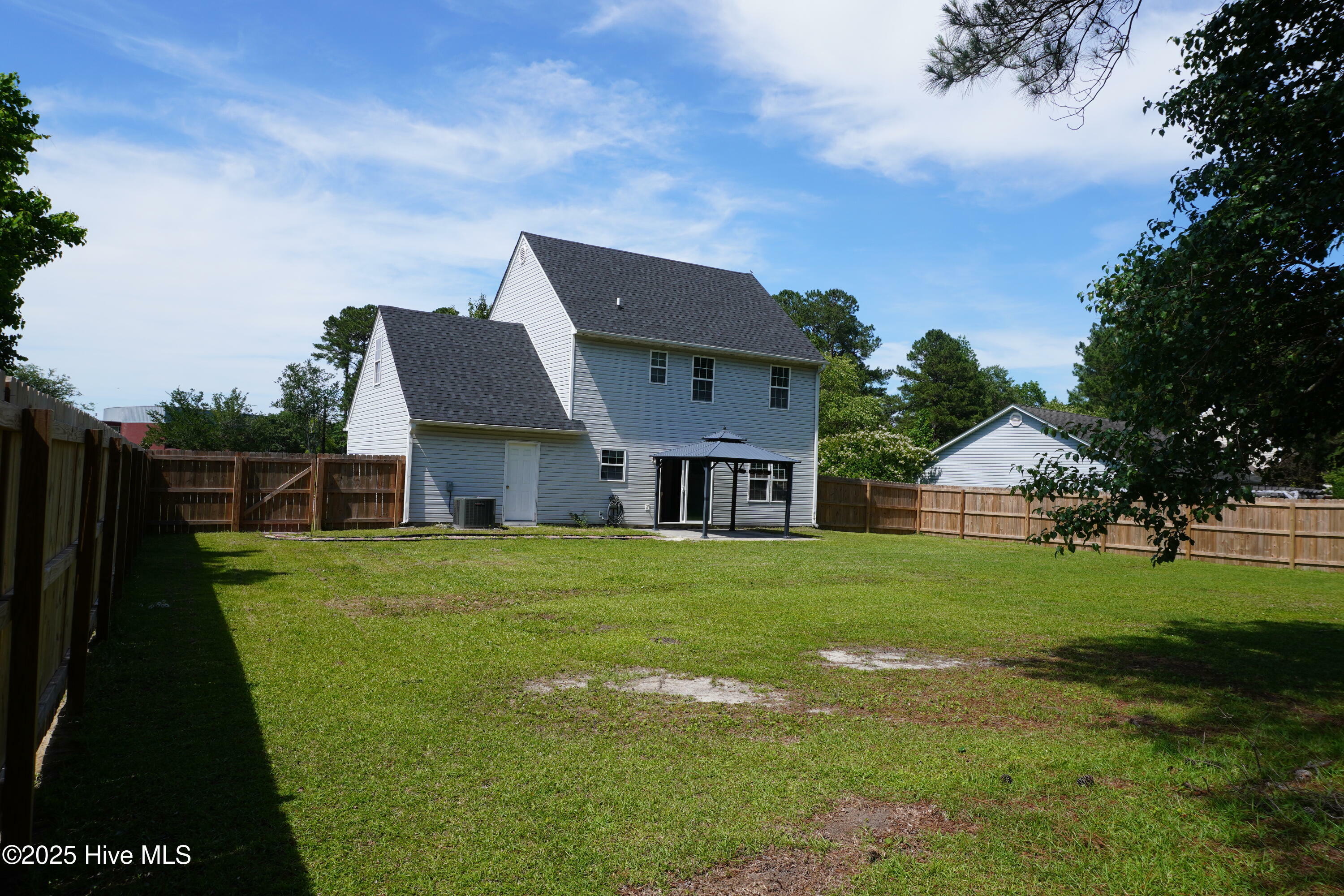 Property Photo: 404 Commons Drive S NC 28546
