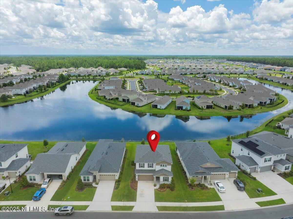 Property Photo:  1828 Amberly Drive  FL 32068 