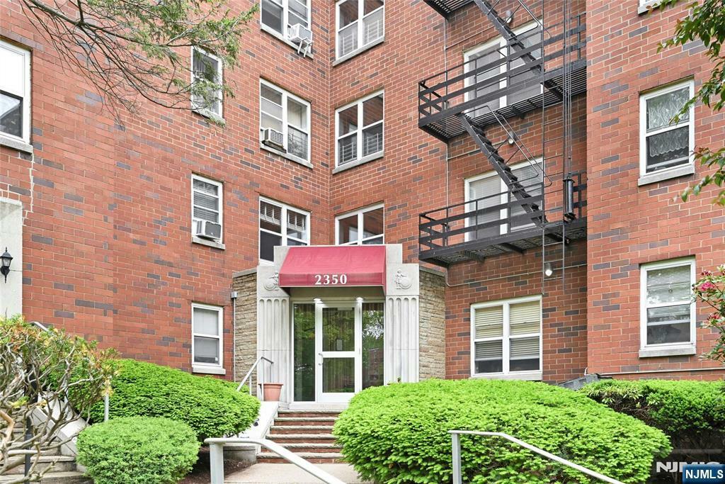 Property Photo:  2350 Linwood Avenue 1E  NJ 07024 