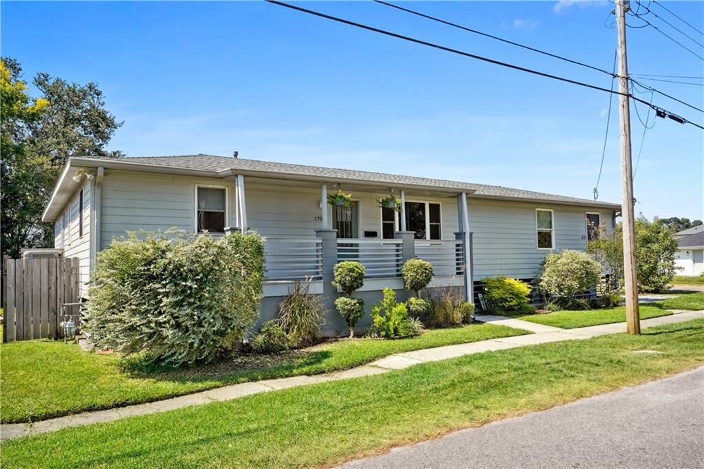 Property Photo:  1708 Taft Park  LA 70001 