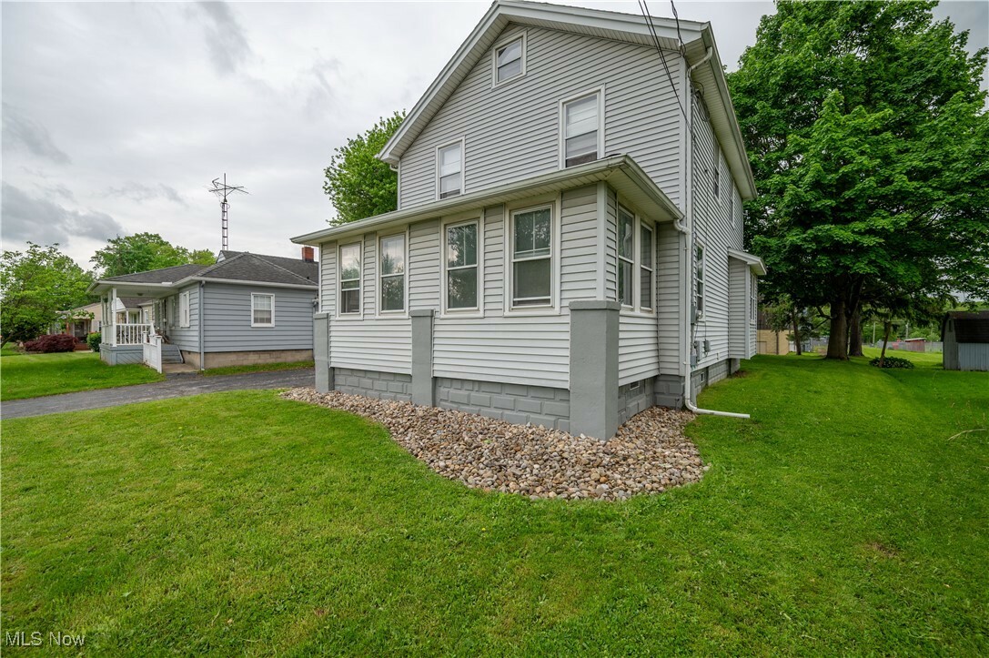 Property Photo: 232 Highland Avenue OH 44446