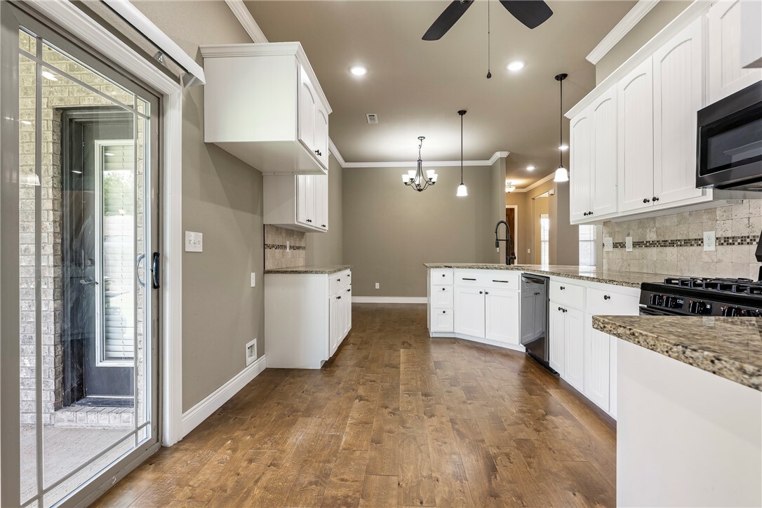 Property Photo: 506 Hindman Drive AR 72753