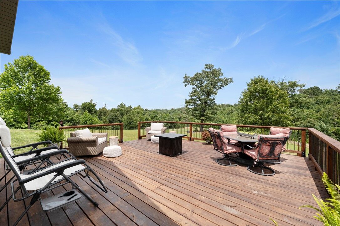 Property Photo: 13812 Sunburst Lane AR 72736