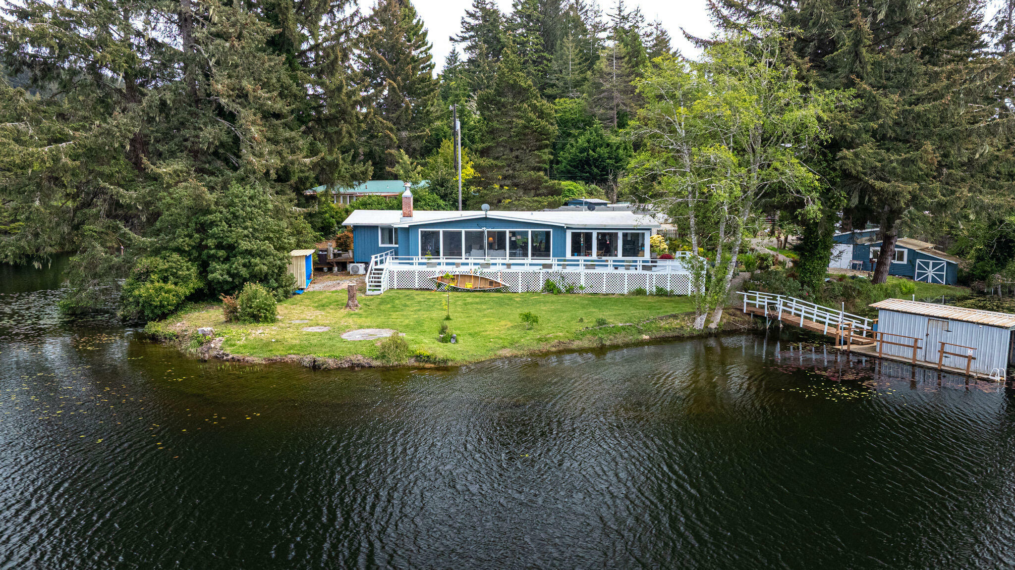 Property Photo: 70214 Lakewood Road OR 97459