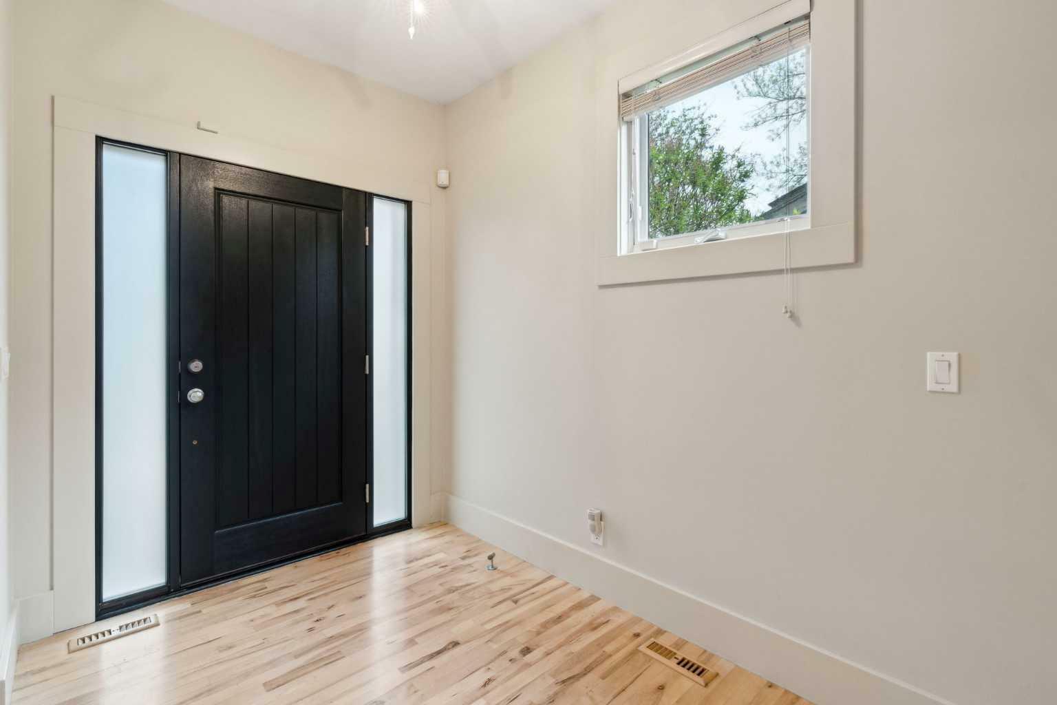 Property Photo: 1617 Westmount Road NW AB T2N 3M2