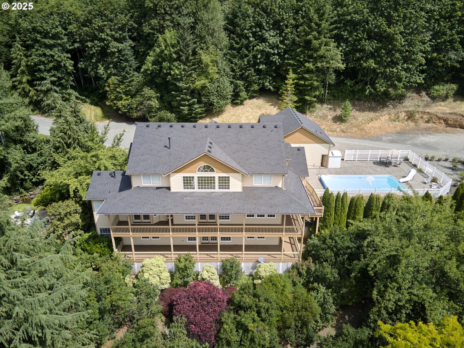 Property Photo:  256 Eagle Point Dr  WA 98674
