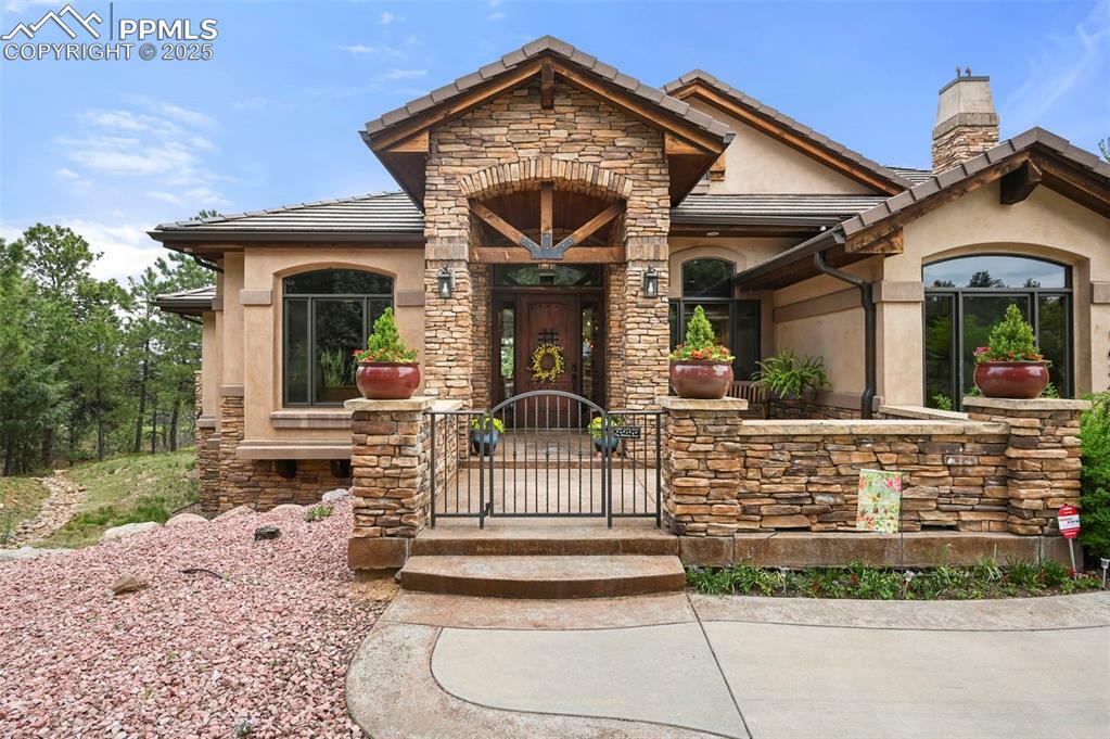 Property Photo: 1624 Oakmoor Heights CO 80906