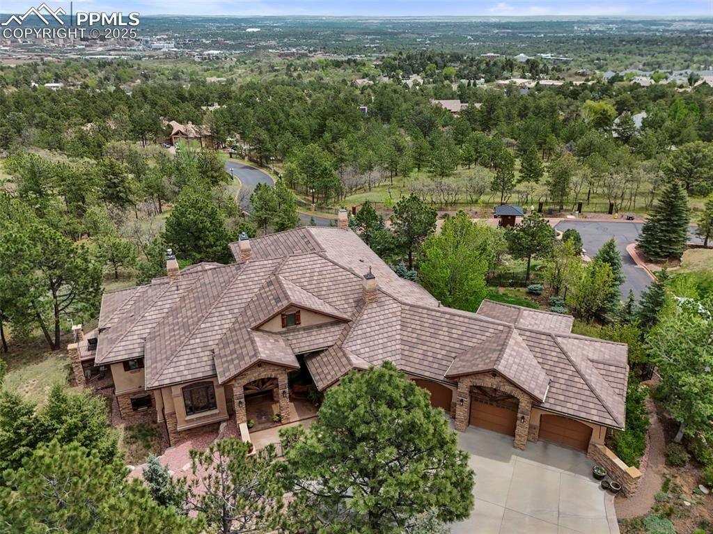 Property Photo:  1624 Oakmoor Heights  CO 80906 