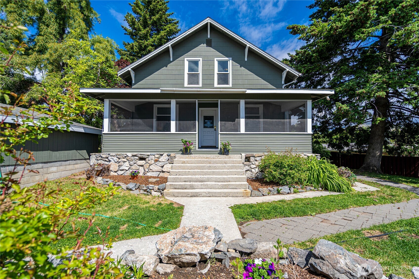 Property Photo: 595 Division Street WA 98831