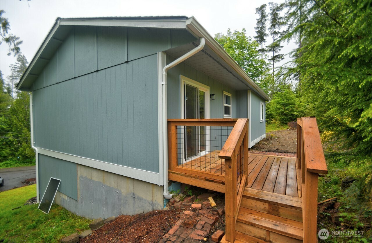 Property Photo: 420 E Dartmoor Drive WA 98584
