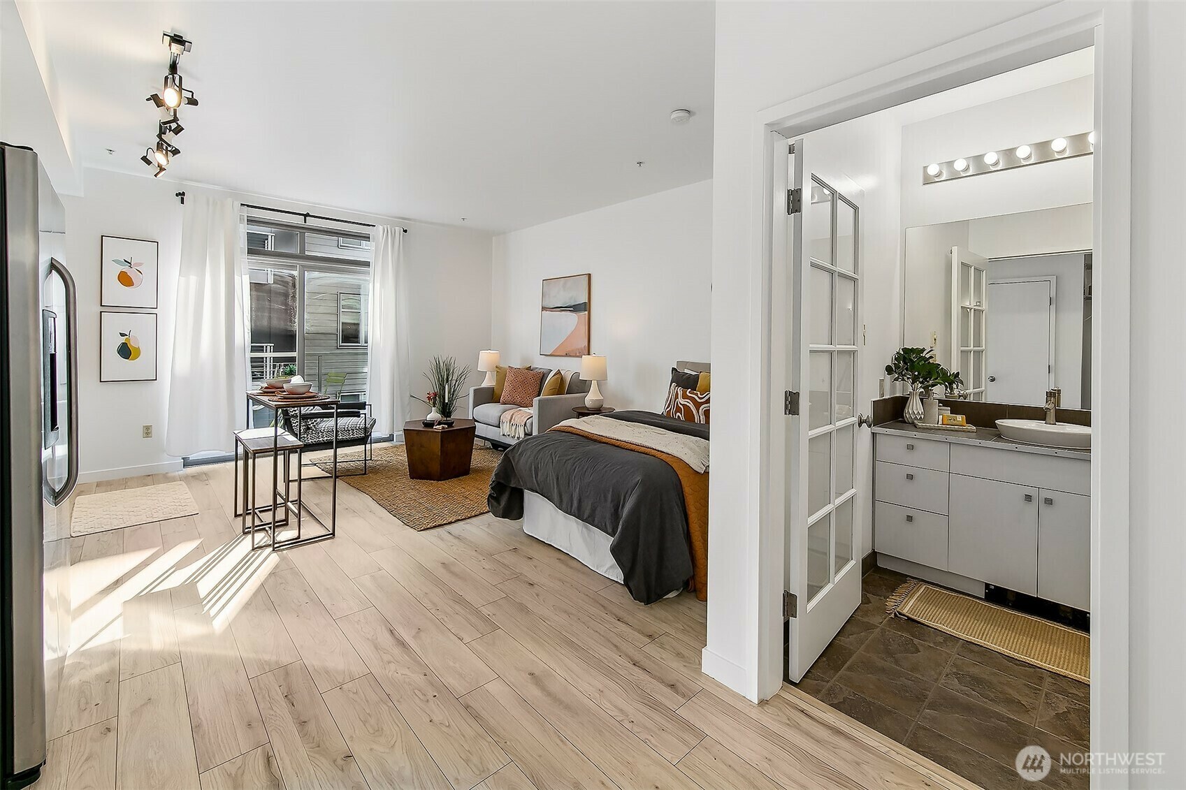 1414  12th Avenue 504  Seattle WA 98122 photo