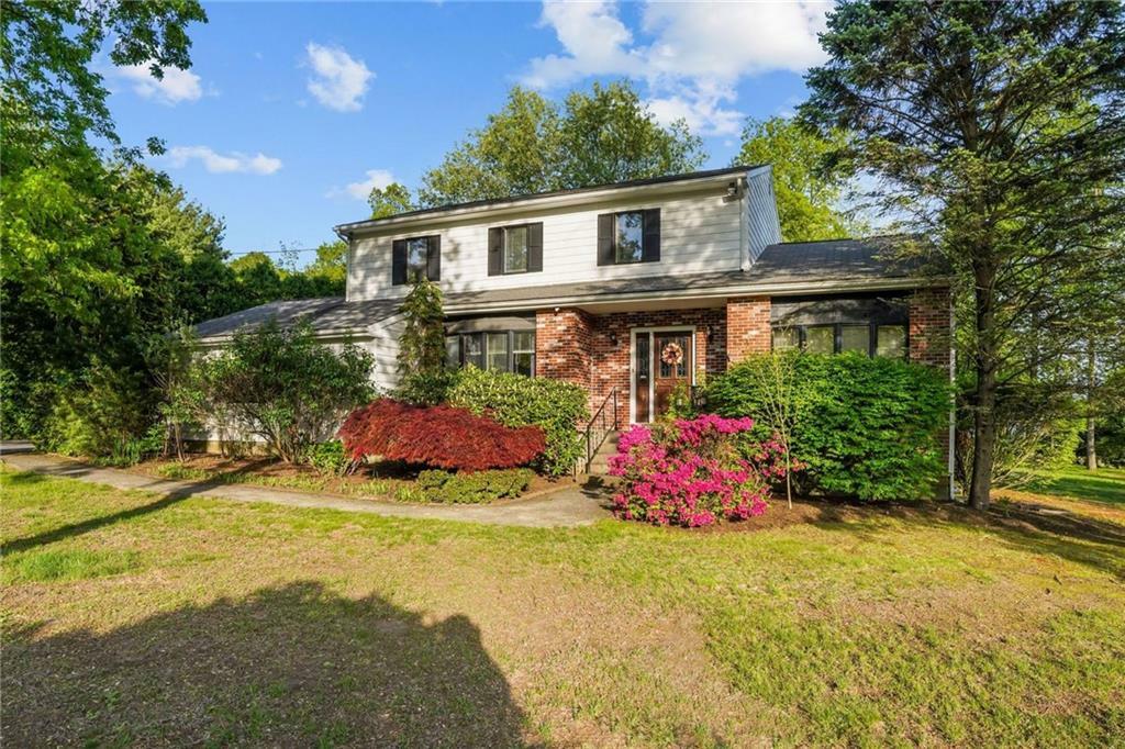 Property Photo: 5 Chaloner Court RI 02921