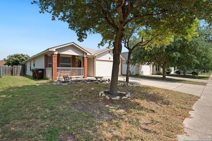 Property Photo: 8827 Gallop Chase TX 78254