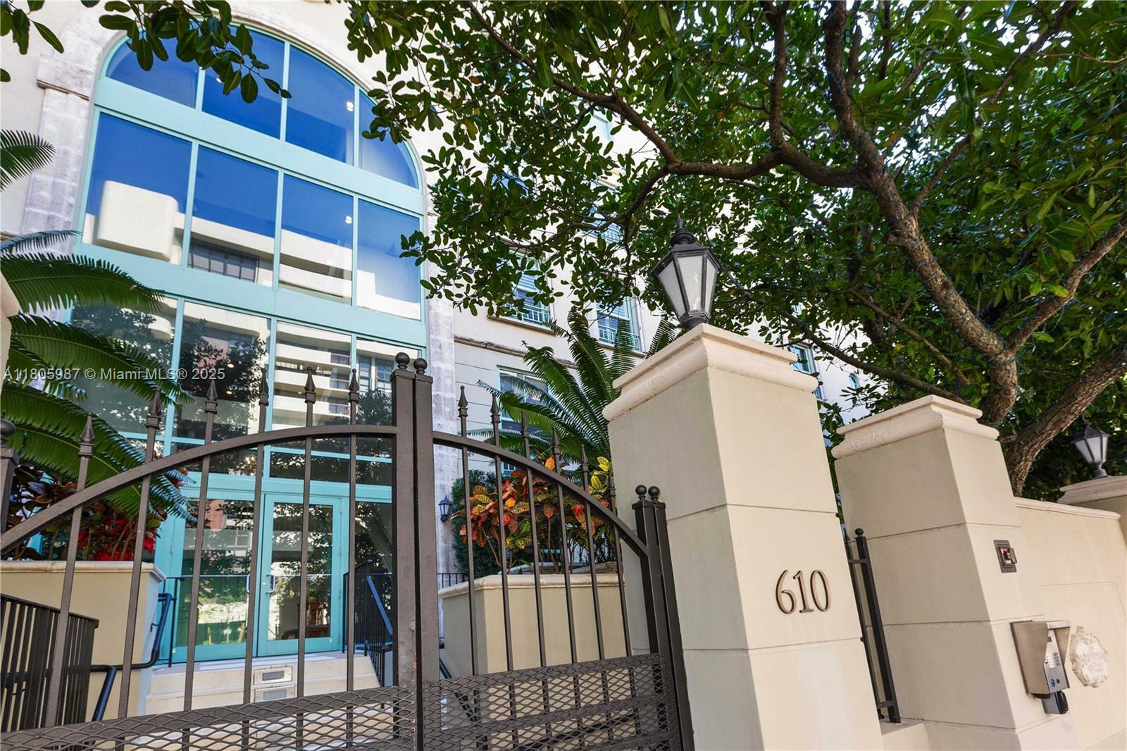 Property Photo: 610 Valencia Ave 503 FL 33134