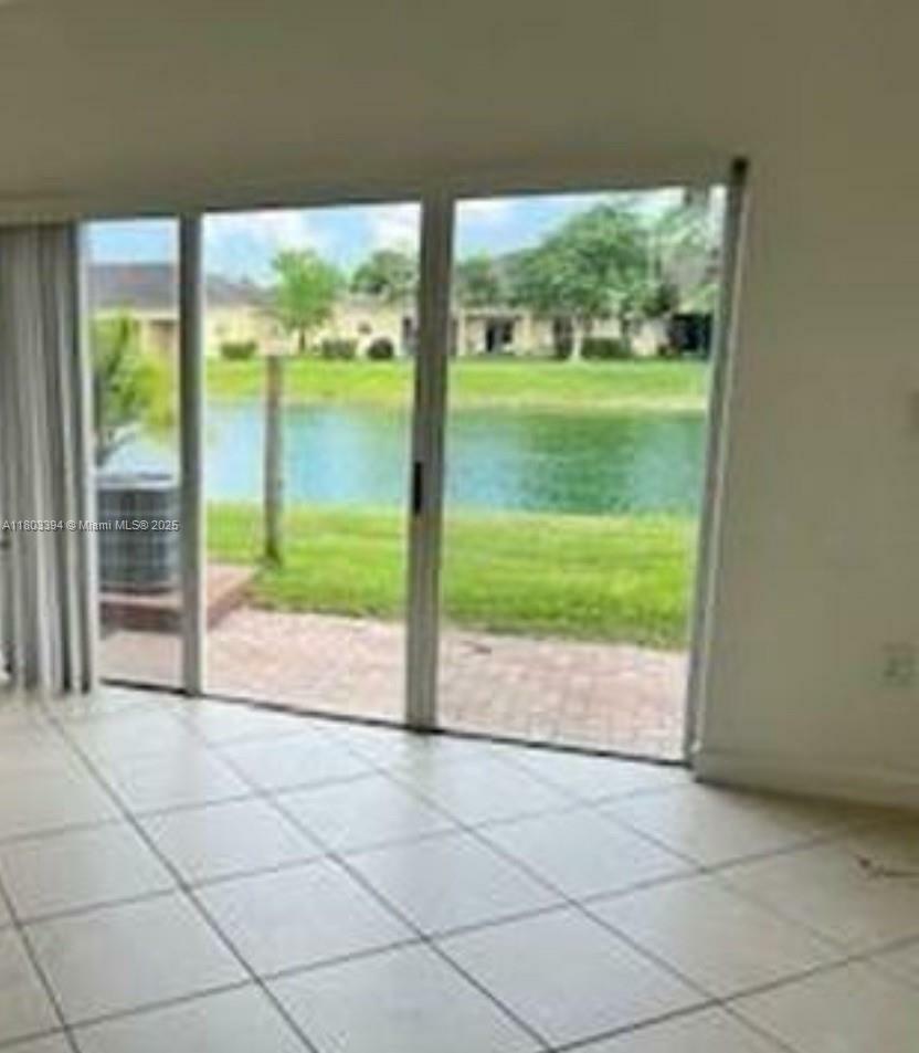Property Photo: 3370 NE 13th Cir Dr 107-20 FL 33033