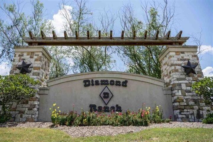 3440 S Pine Island Levee Rd  Beaumont TX 77713 photo