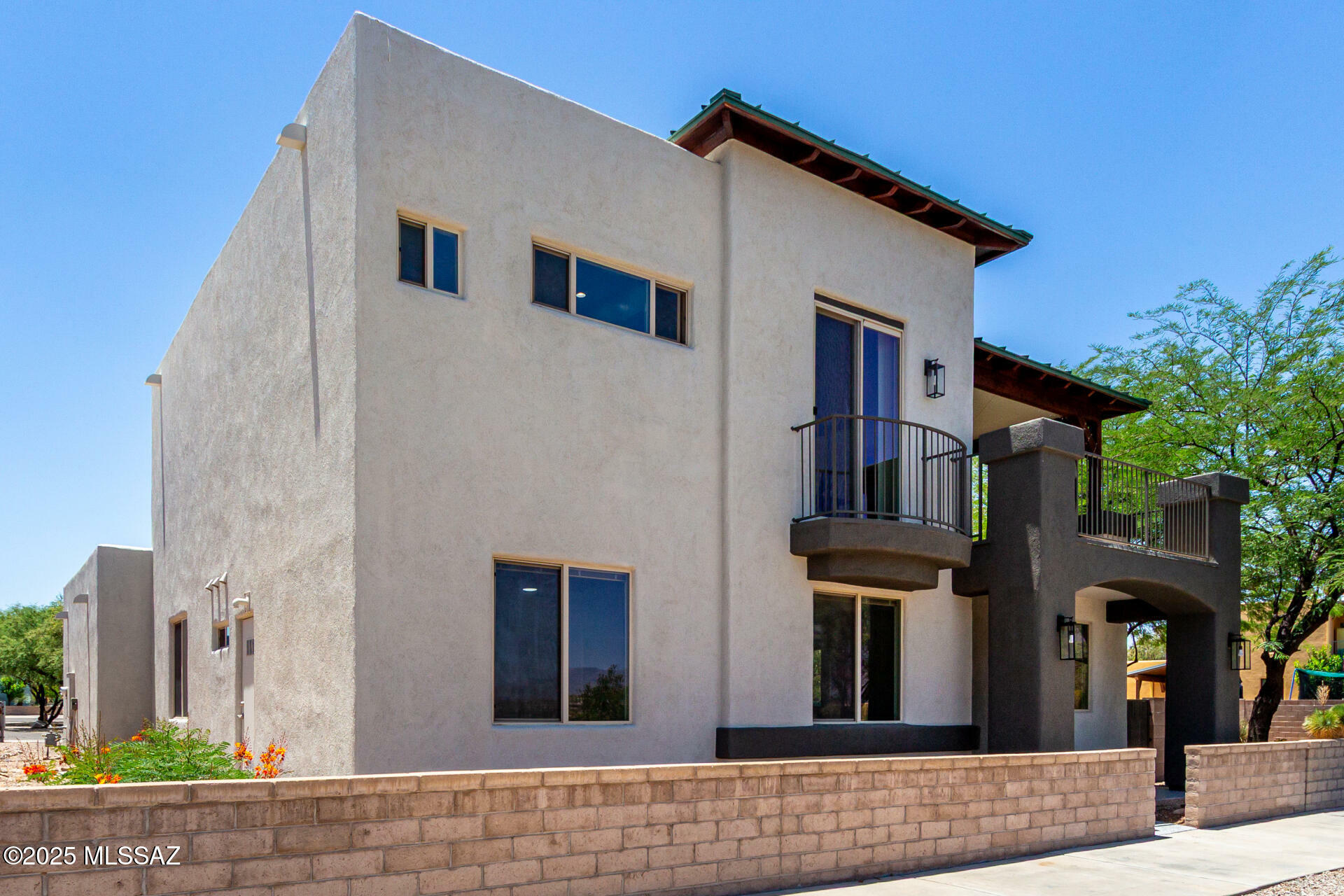 Property Photo: 5240 S Nightbloom Way AZ 85747