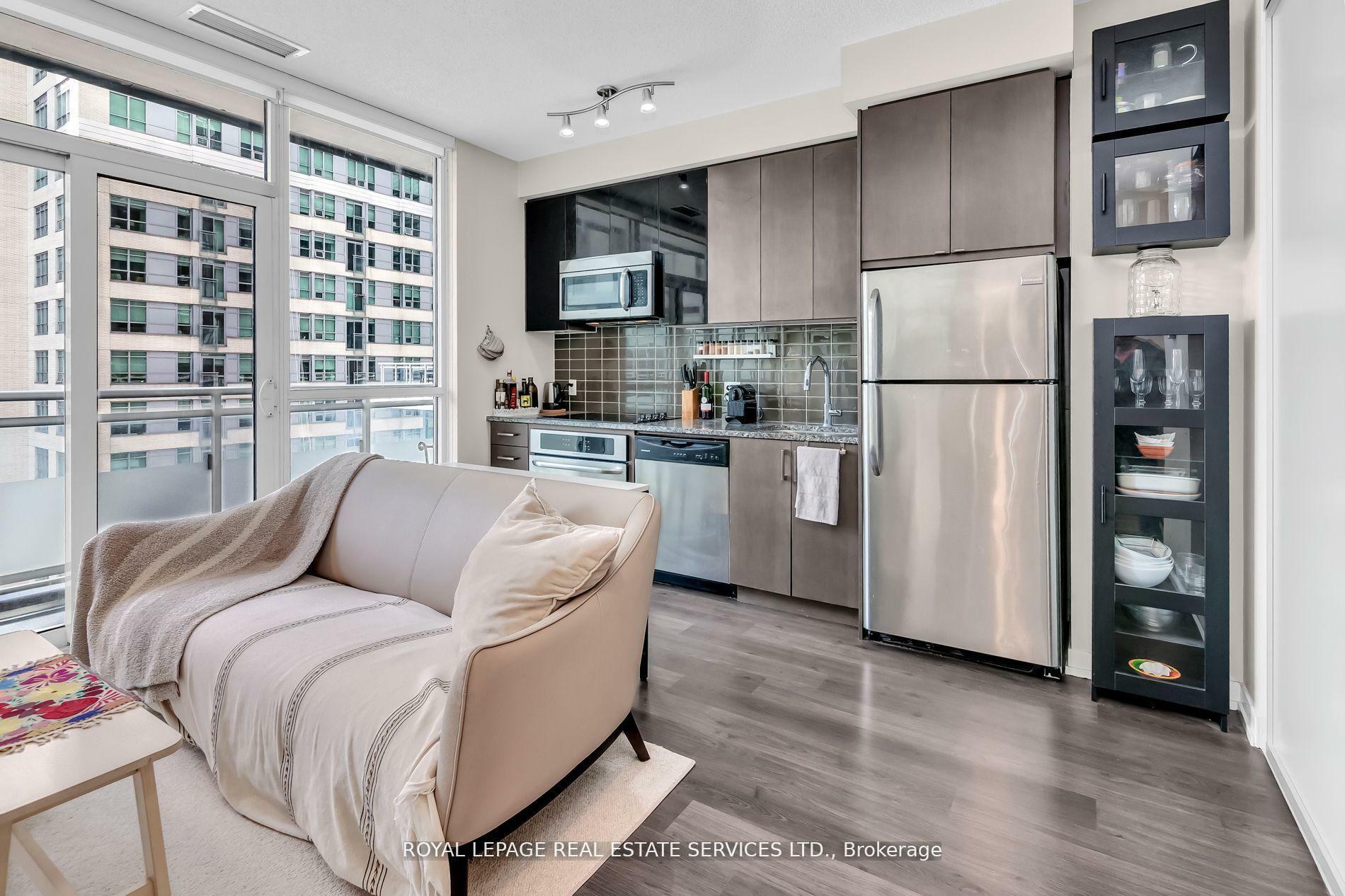 Property Photo: 89 Dunfield Avenue 727 ON M4S 0A4