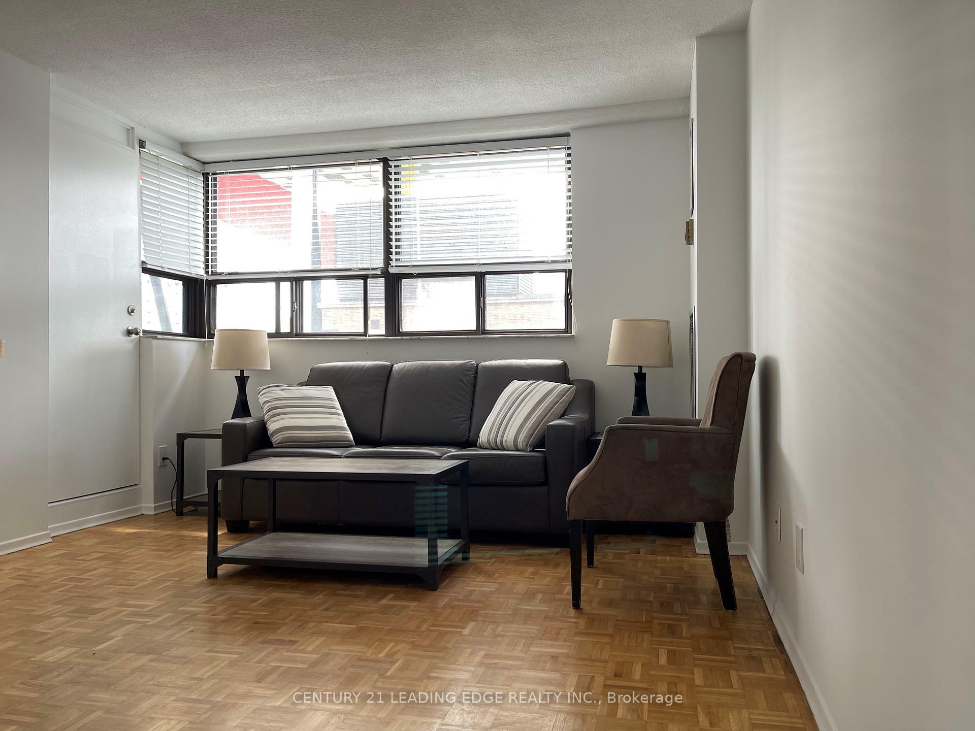 Photo de la propriété: 89 McCaul Street 413 ON M5T 2X3