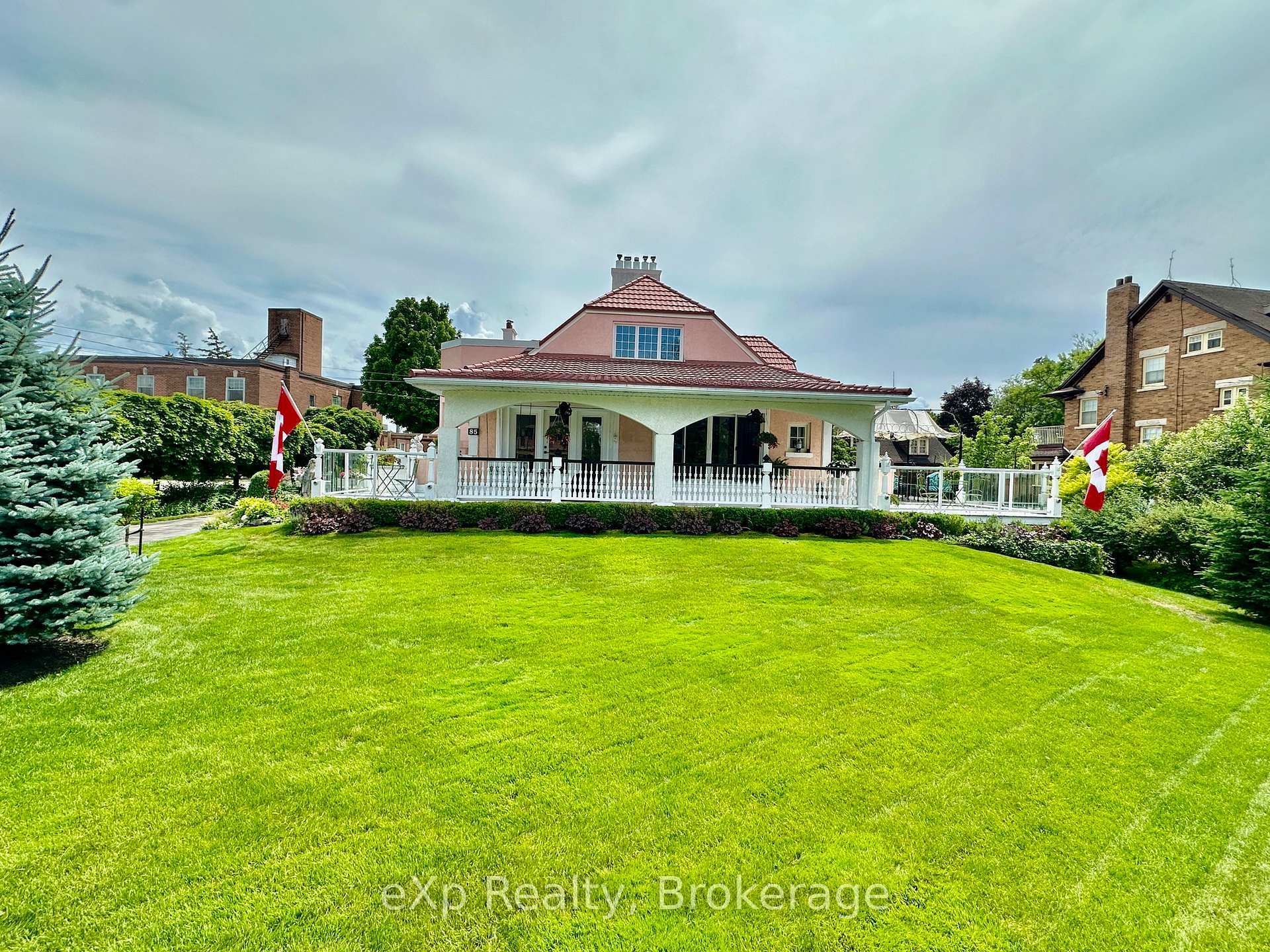 Property Photo: 85 10th Street ON N4N 1M9