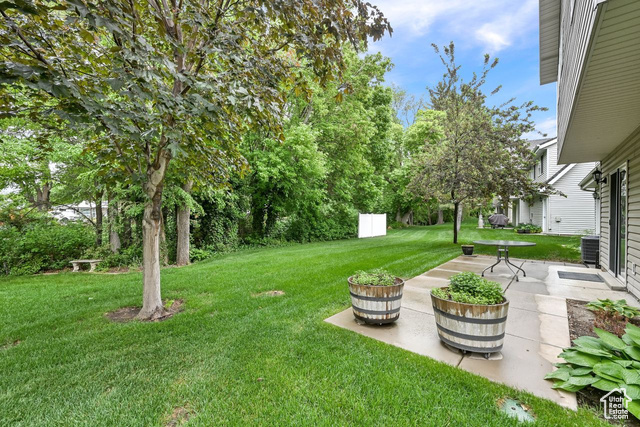 Property Photo: 1076 E Creekside UT 84404