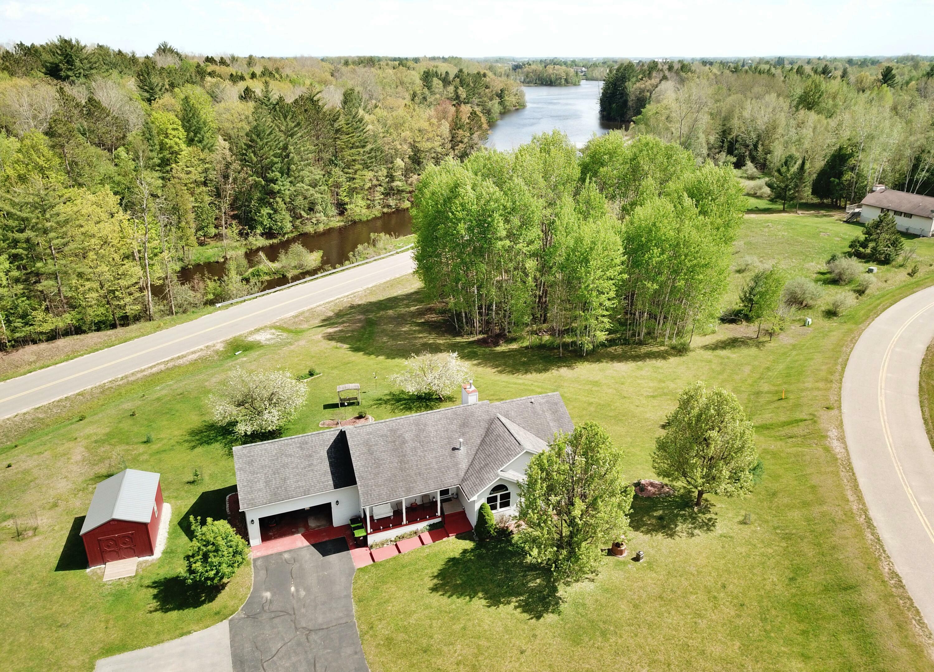 Property Photo:  4930 Warrington Way  MI 48624 