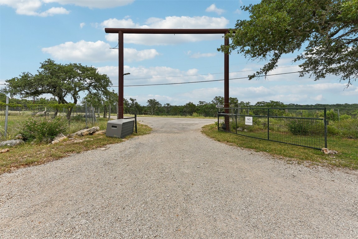 Property Photo: 4401 Hilliard Road TX 78666