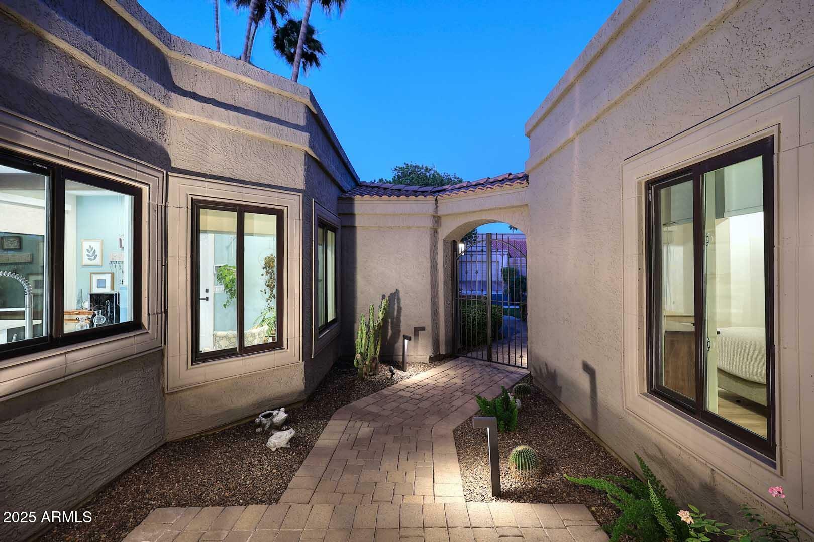 Property Photo: 7596 N Via De La Siesta -- AZ 85258