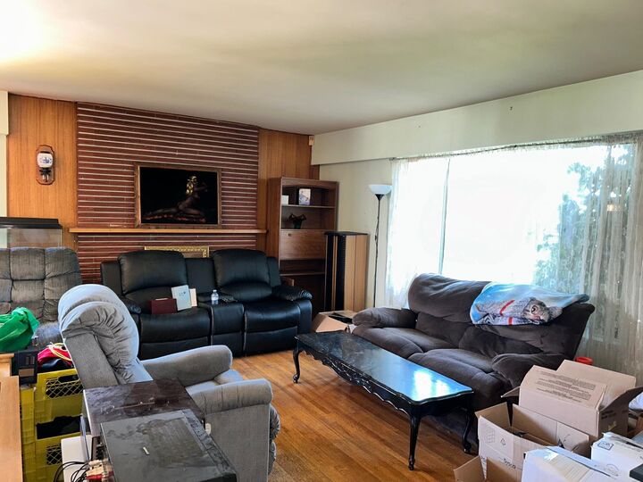 Property Photo:  