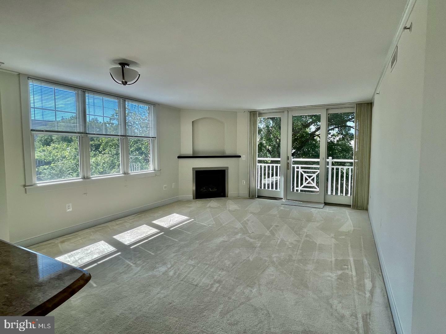 1325 N Pierce Street 403  Arlington VA 22209 photo