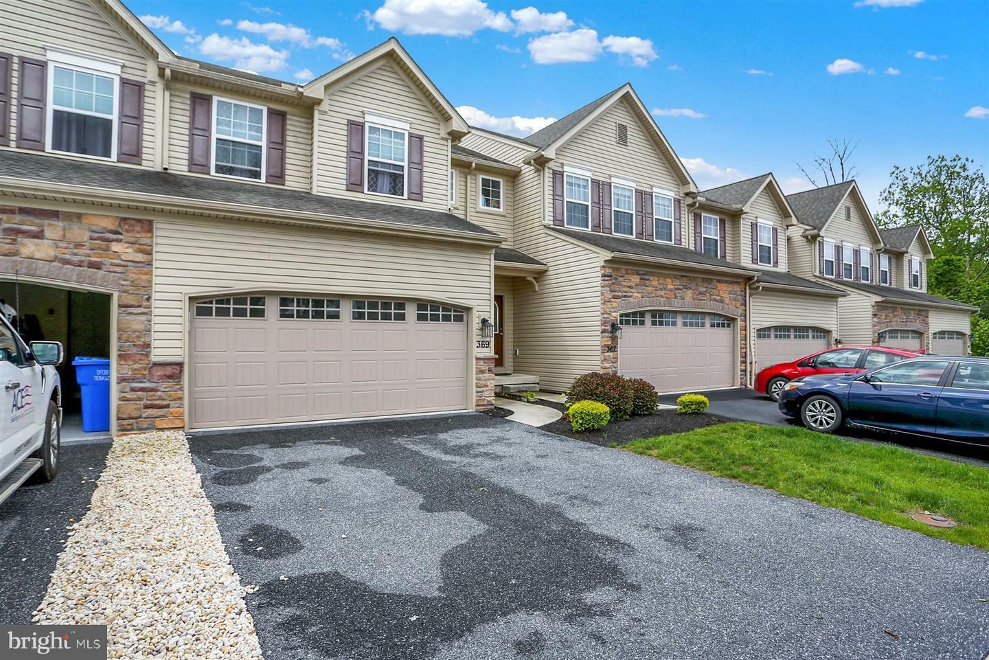 Property Photo: 369 Weatherstone Drive PA 17070