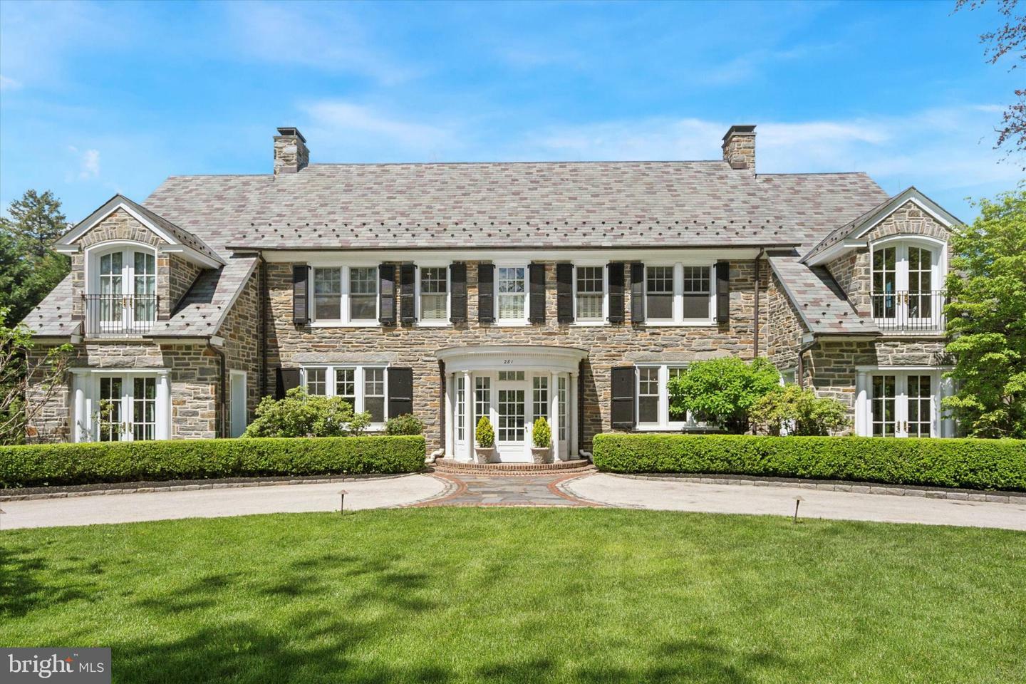 Property Photo:  281 Winding Way  PA 19066 