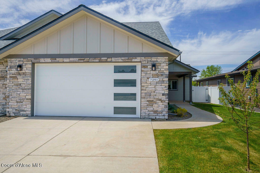 Property Photo:  7379 N Breaux Drive  ID 83815 