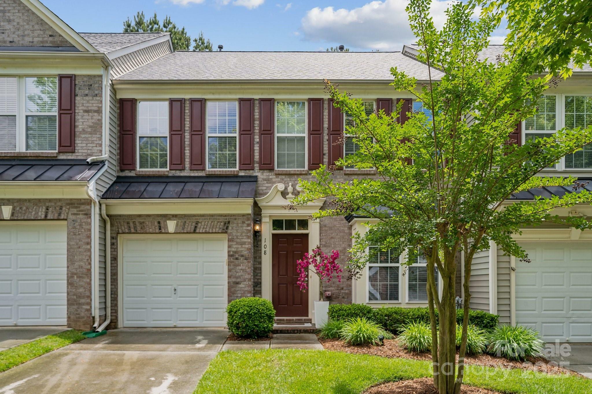 Property Photo: 108 N Arcadian Way NC 28117