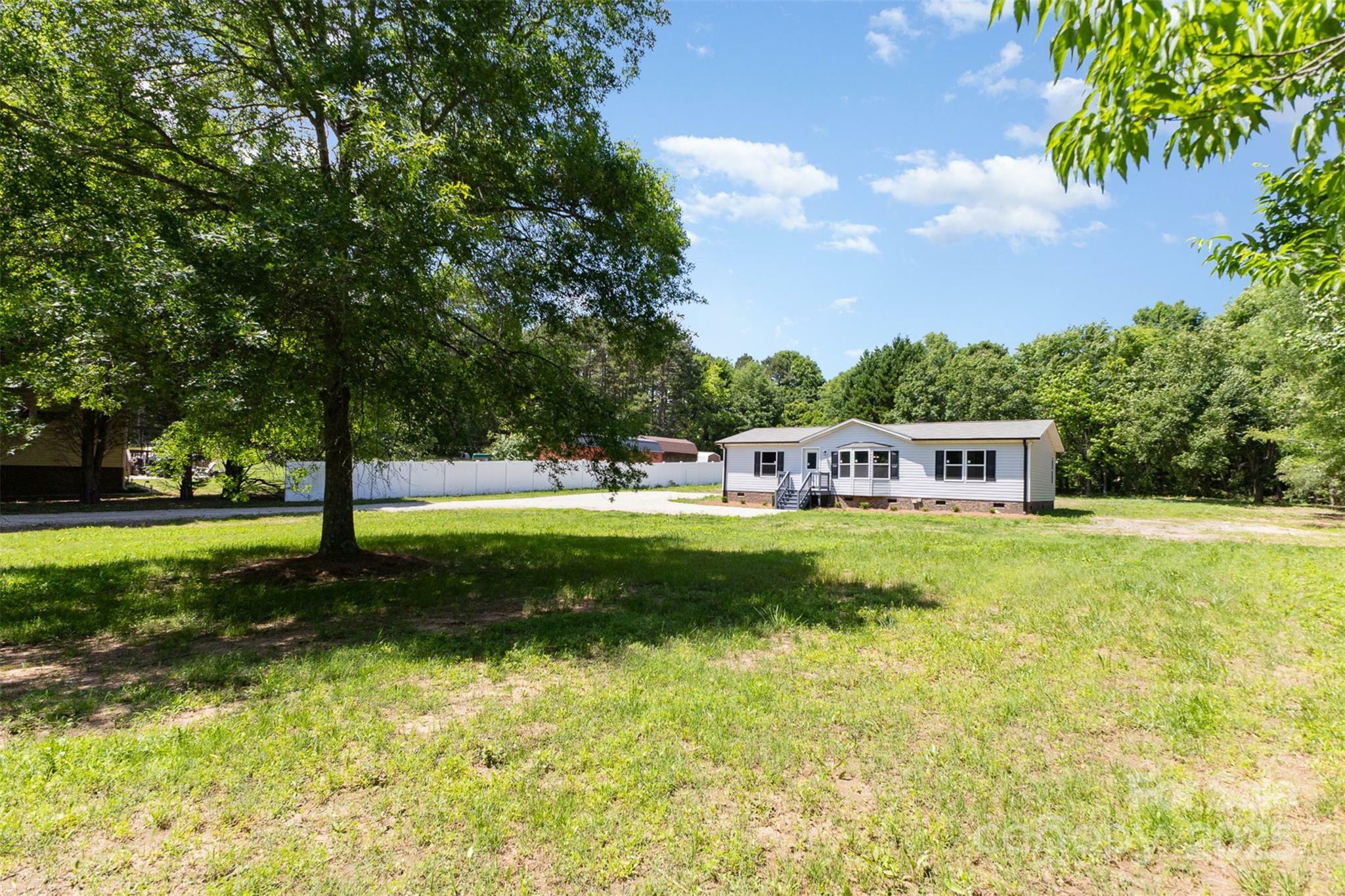 Property Photo: 4750 Enochville Road NC 28081