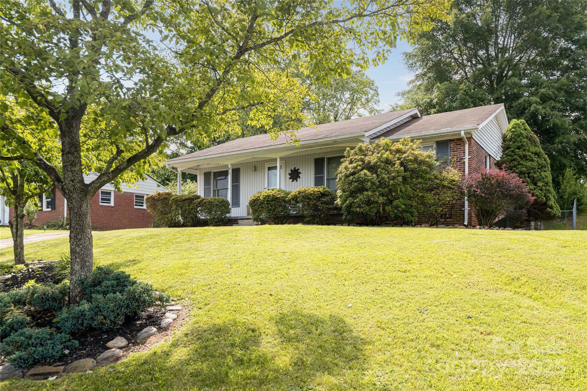 Property Photo: 83 Skyview Terrace NC 28806