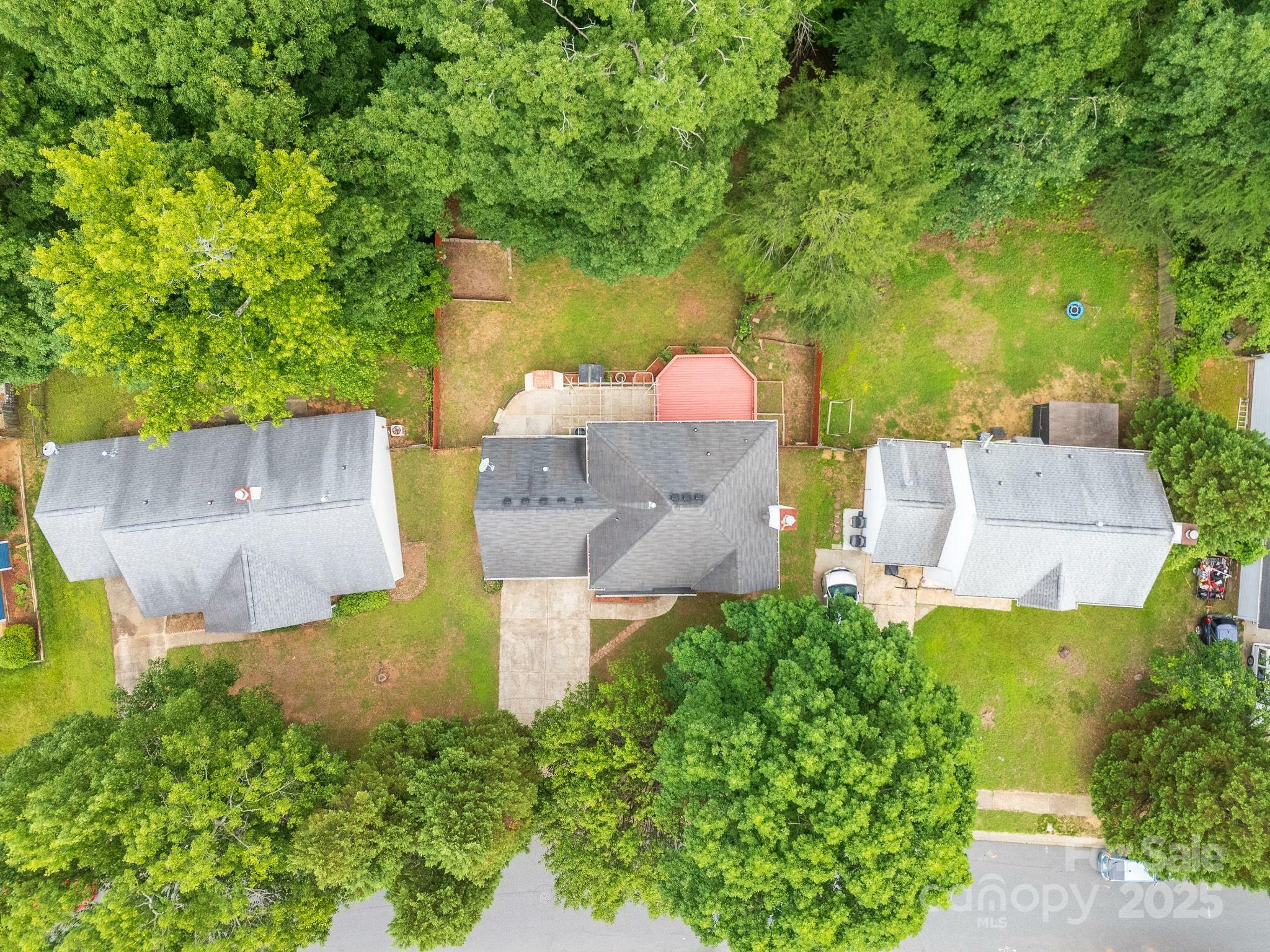 Property Photo: 8120 Vermilion Drive NC 28215