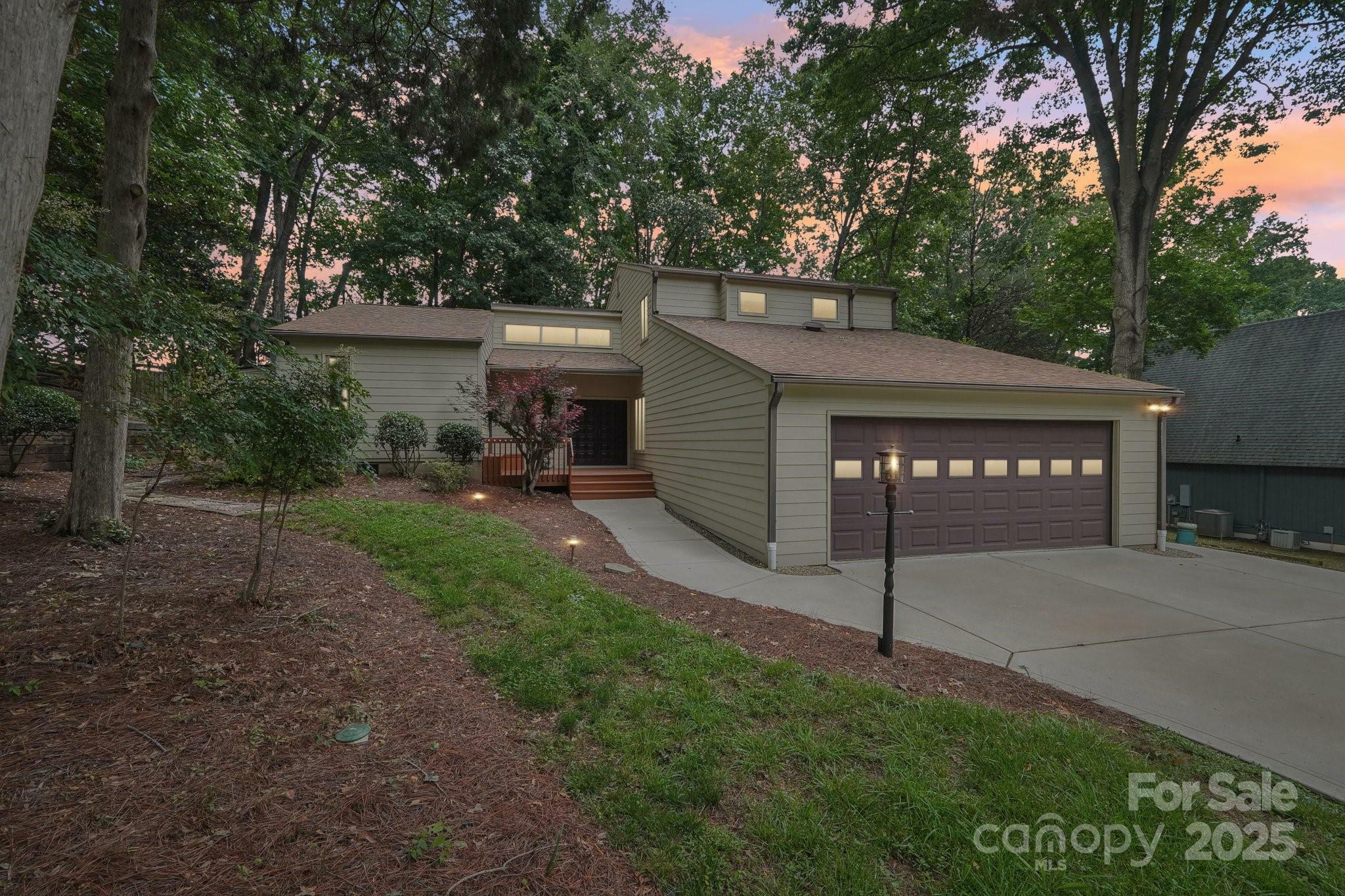 8117 Rising Meadow Road  Charlotte NC 28277 photo