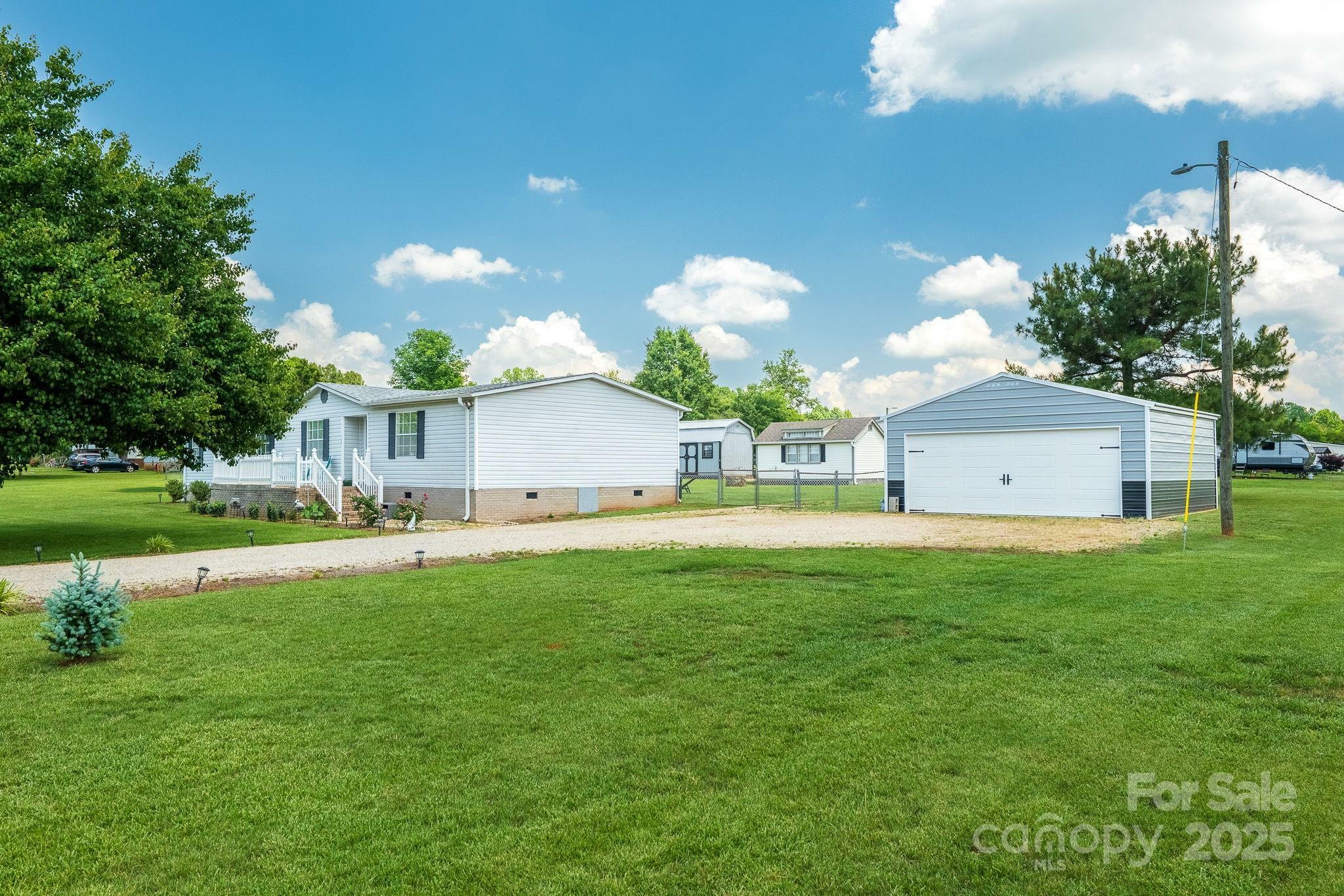 Property Photo: 1107 Richard Road NC 28147