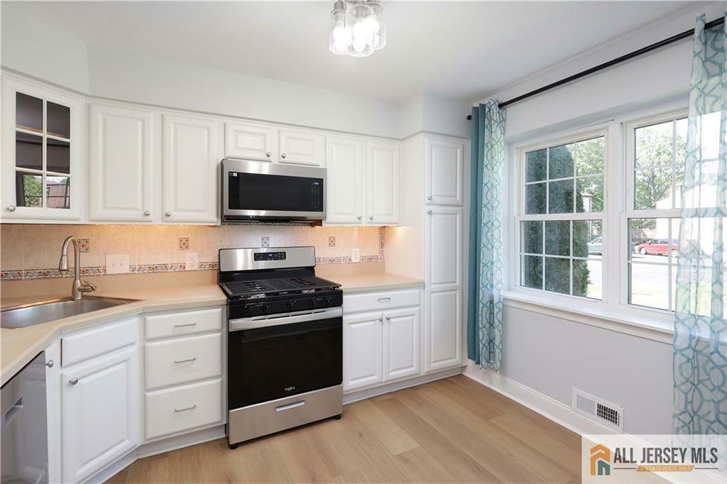 Property Photo: 416 Wallace Street 416 NJ 08817