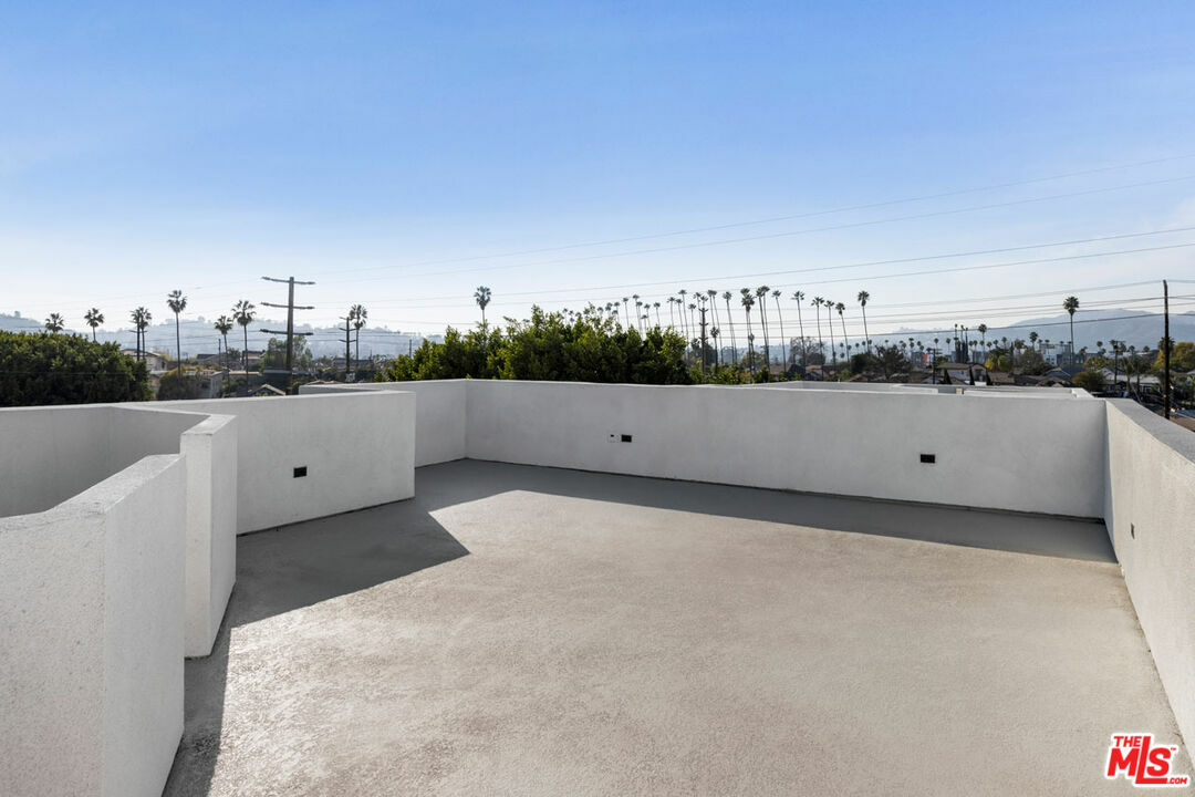 Property Photo: 3212 3/4 Verdugo Rd CA 90065