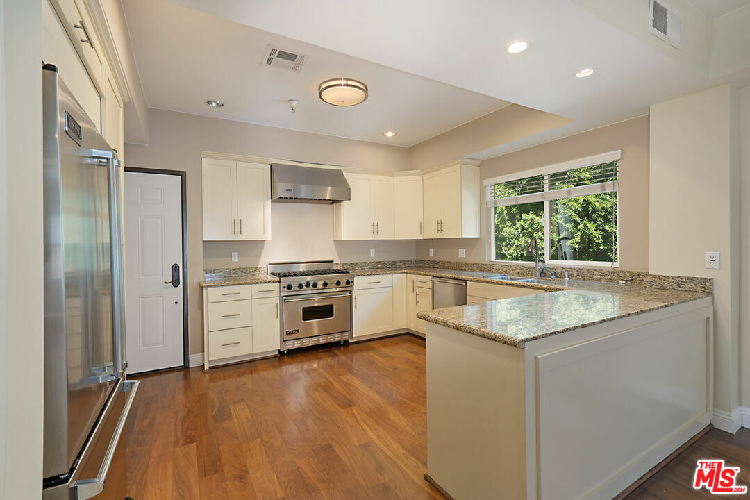 Property Photo: 4428 Fulton Ave CA 91423