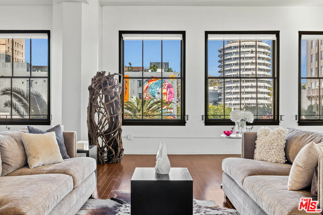1645 Vine St  Los Angeles CA 90028 photo
